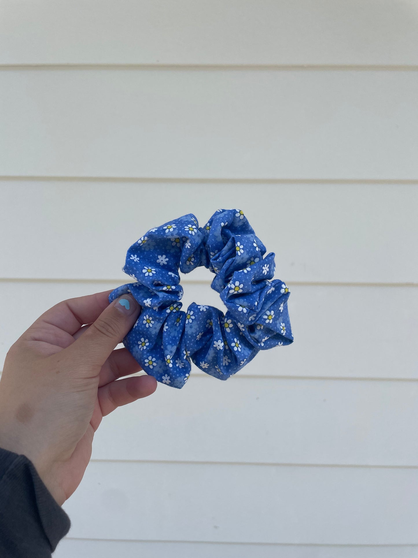 Blue Daisy Scrunchie